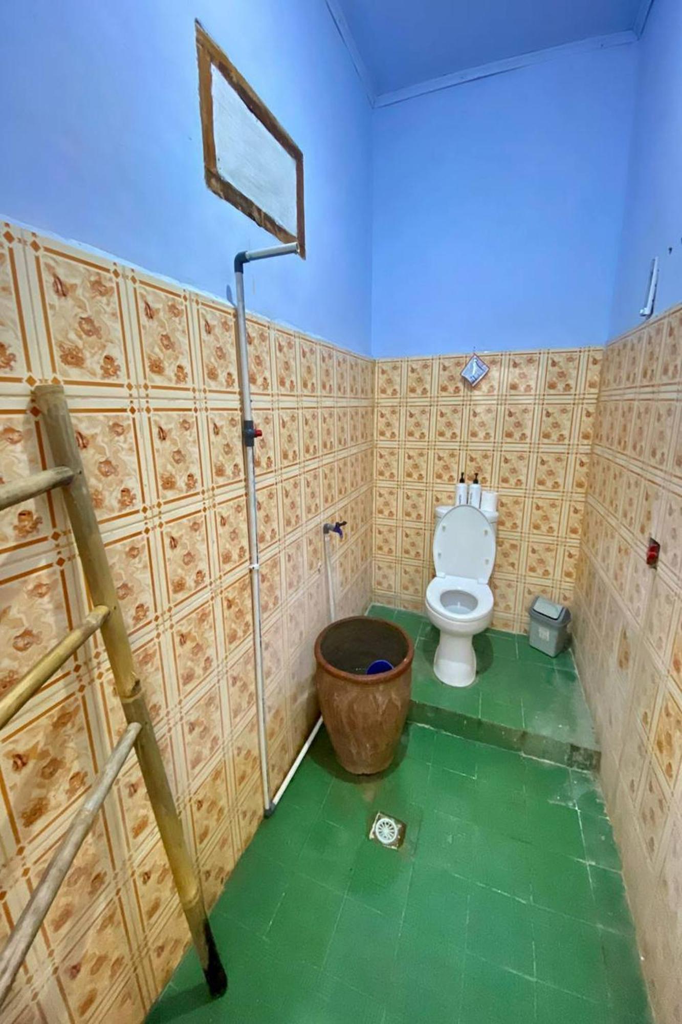 Duyung Rooms & Resto Gerupuk Bumbang Eksteriør bilde