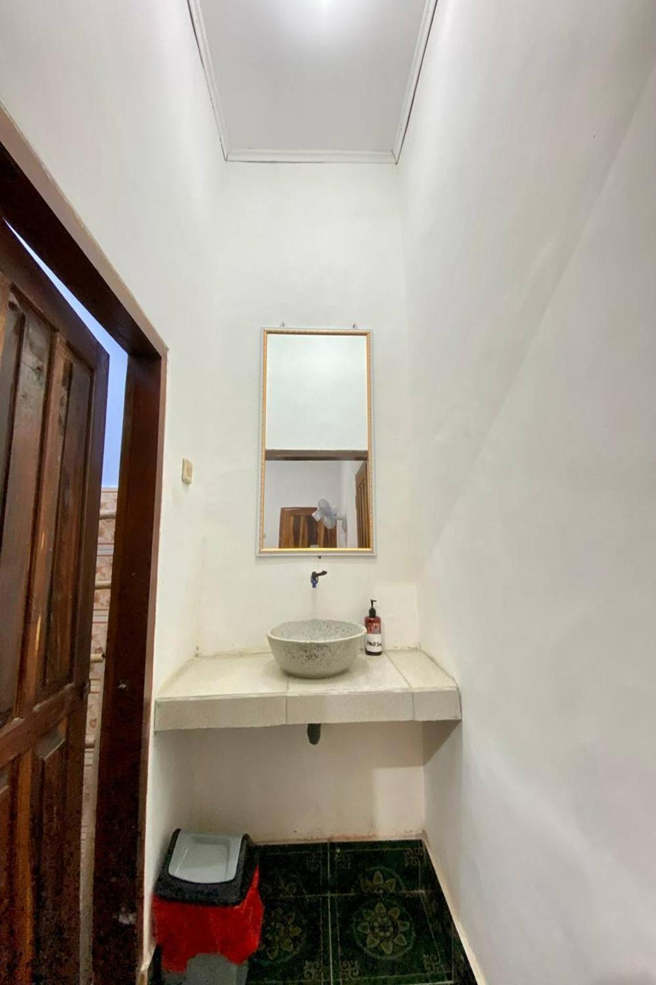 Duyung Rooms & Resto Gerupuk Bumbang Eksteriør bilde