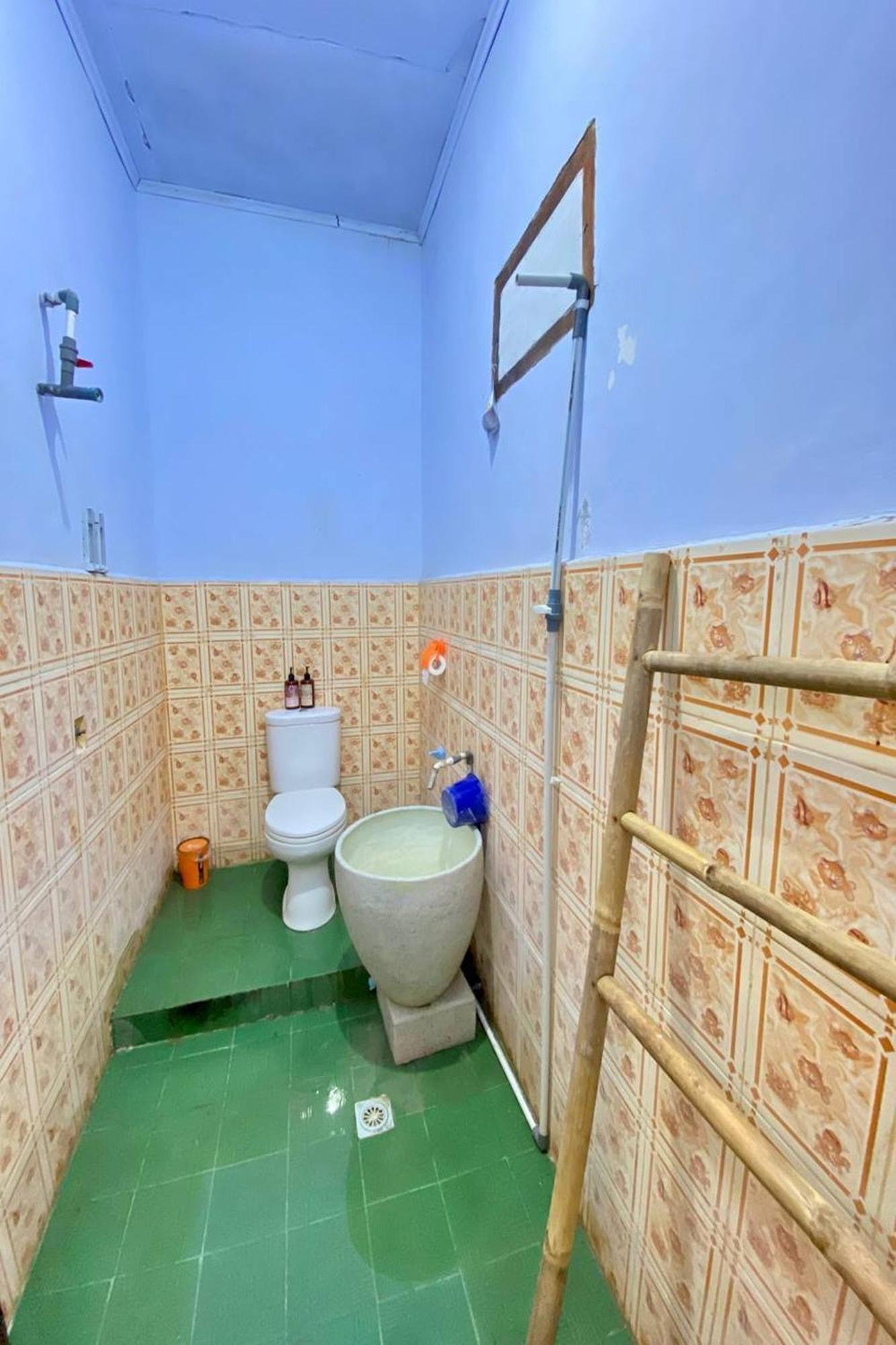Duyung Rooms & Resto Gerupuk Bumbang Eksteriør bilde