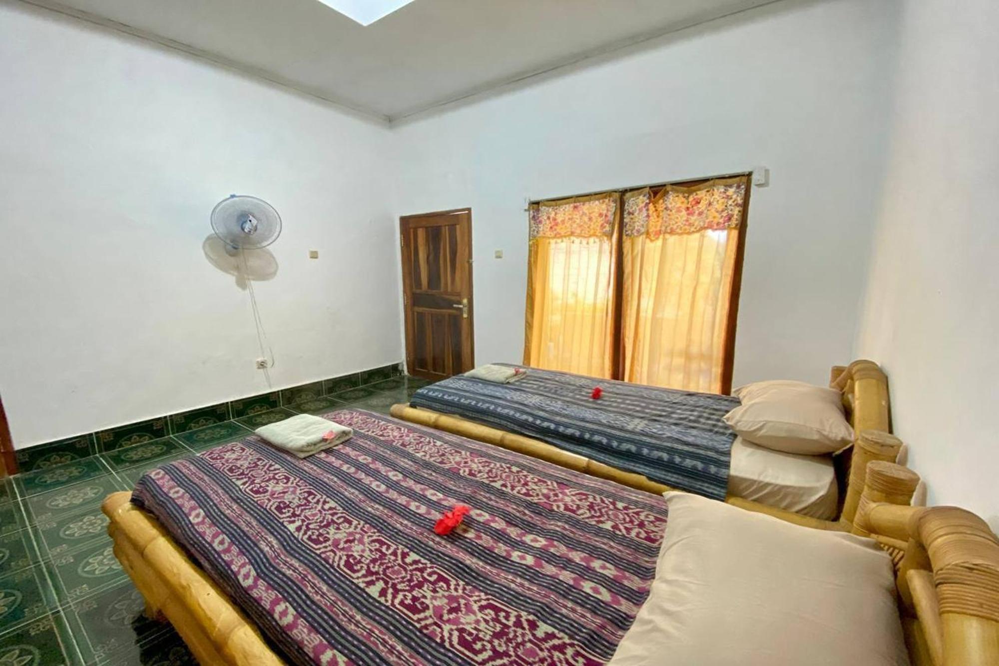 Duyung Rooms & Resto Gerupuk Bumbang Eksteriør bilde