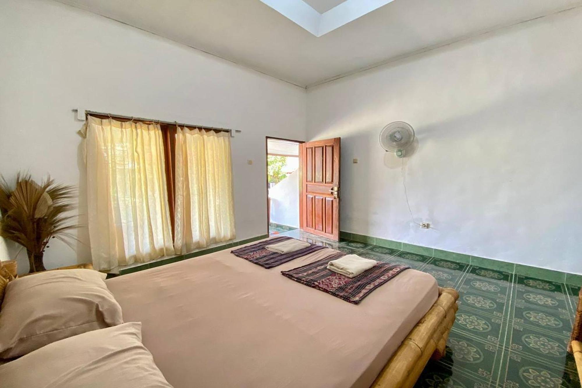 Duyung Rooms & Resto Gerupuk Bumbang Eksteriør bilde