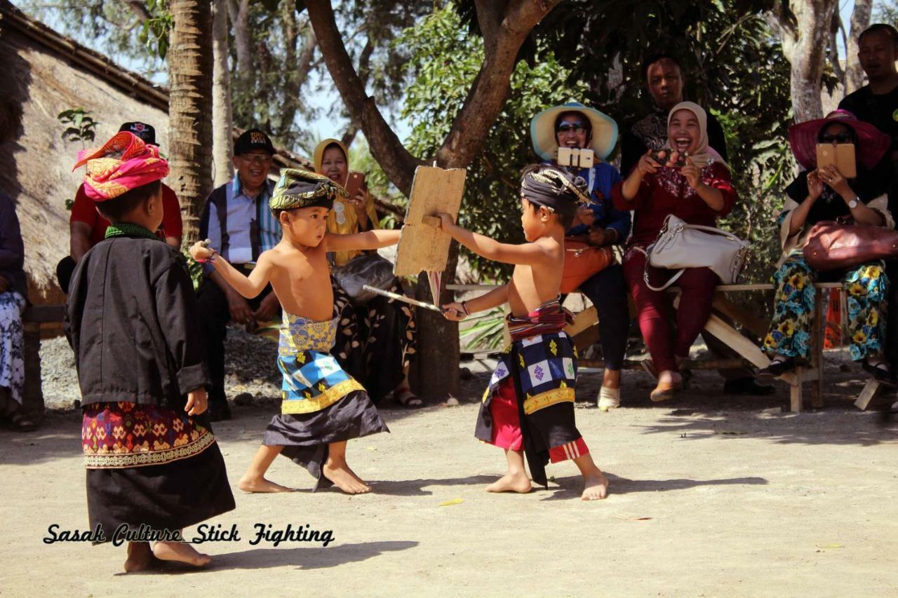 Duyung Rooms & Resto Gerupuk Bumbang Eksteriør bilde