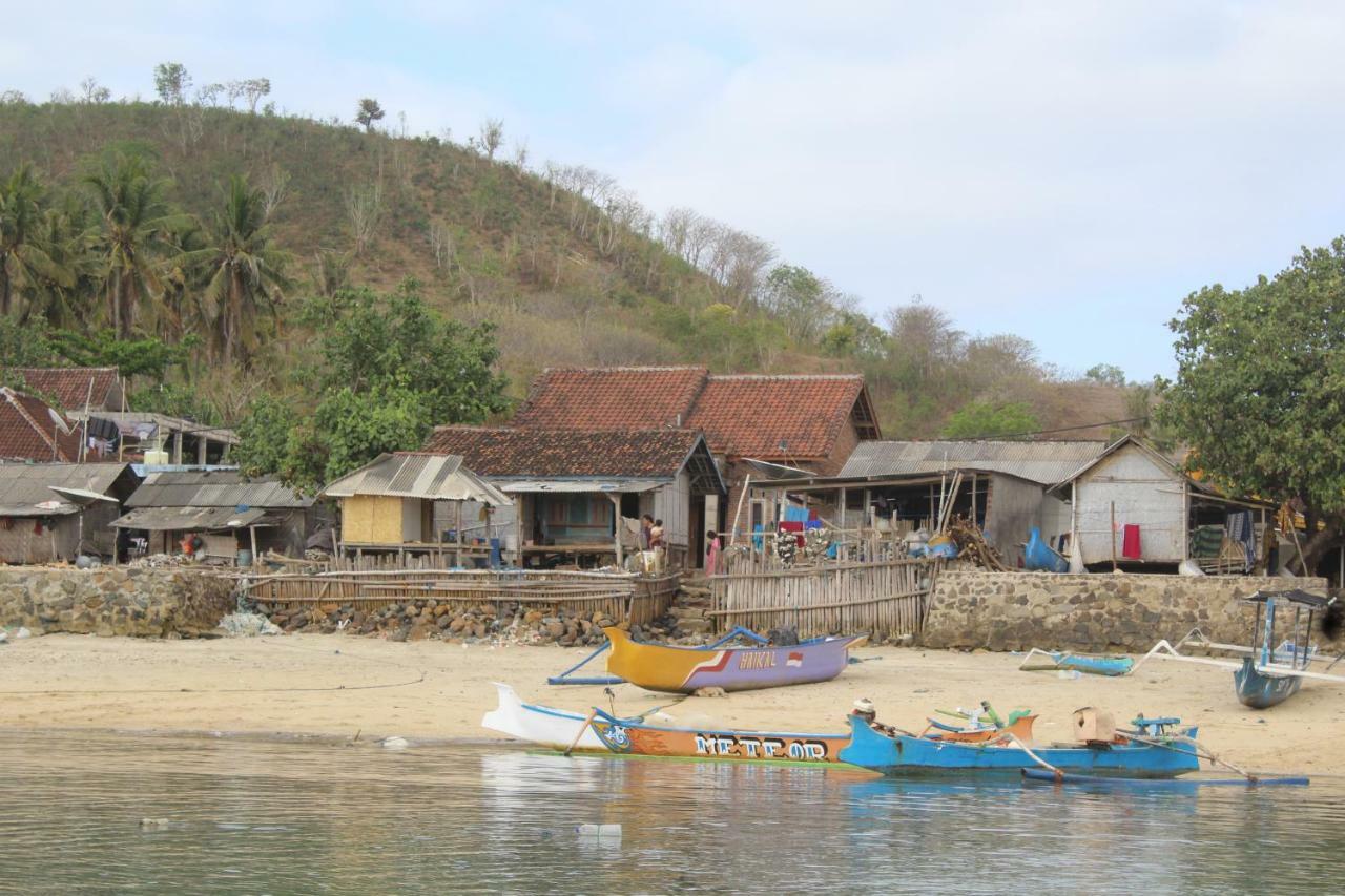 Duyung Rooms & Resto Gerupuk Bumbang Eksteriør bilde