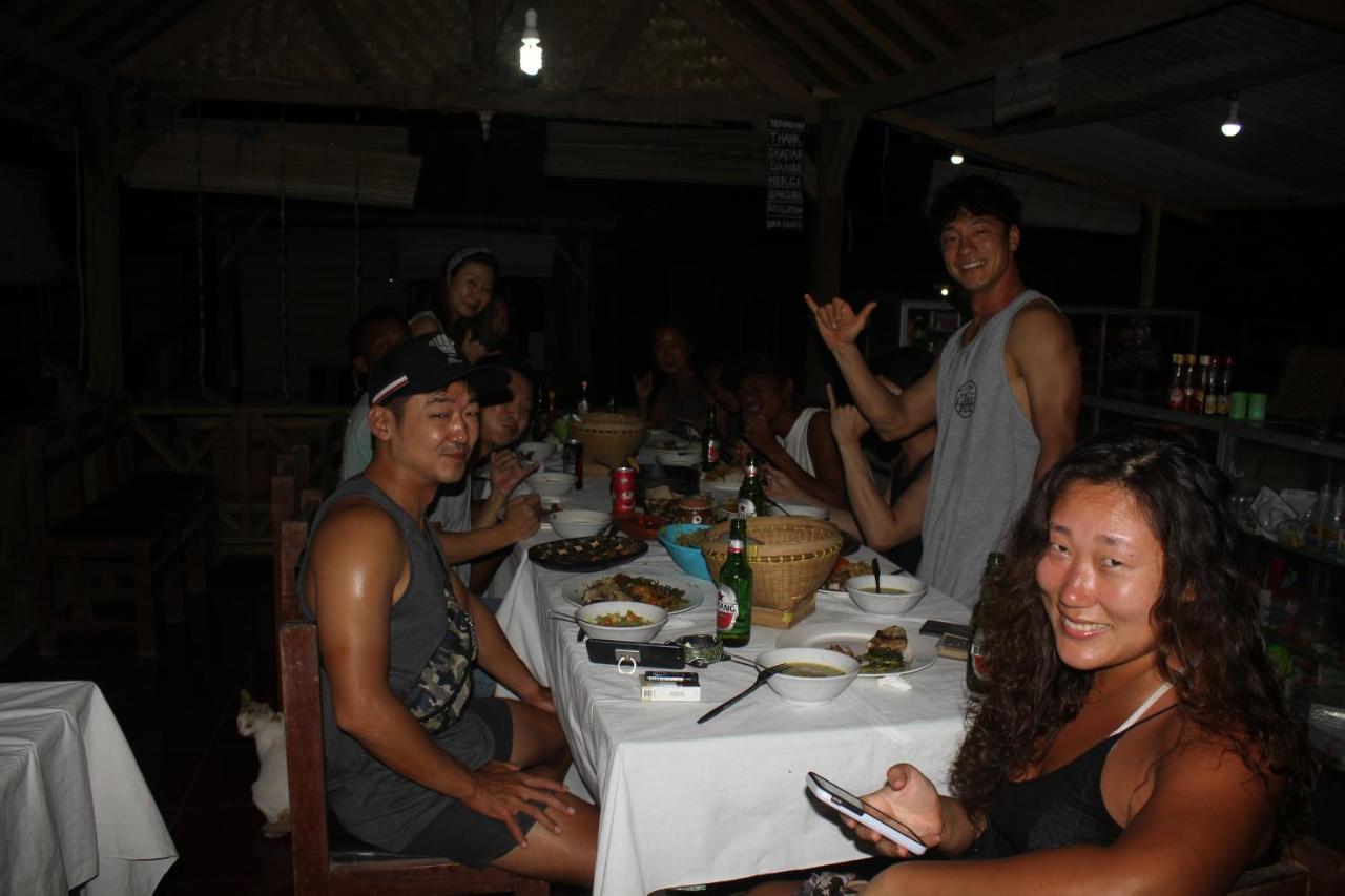 Duyung Rooms & Resto Gerupuk Bumbang Eksteriør bilde